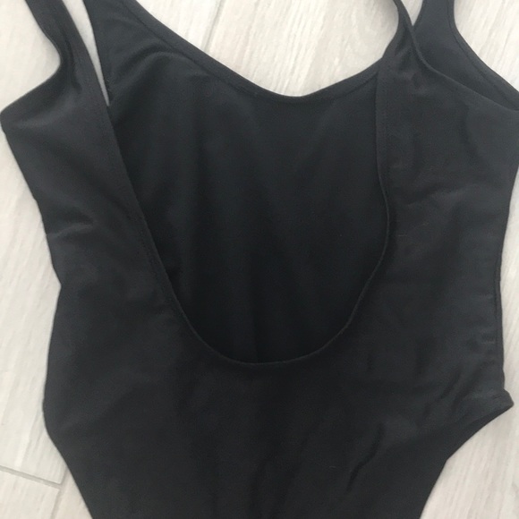 Black high line one piece - Picture 3 of 3